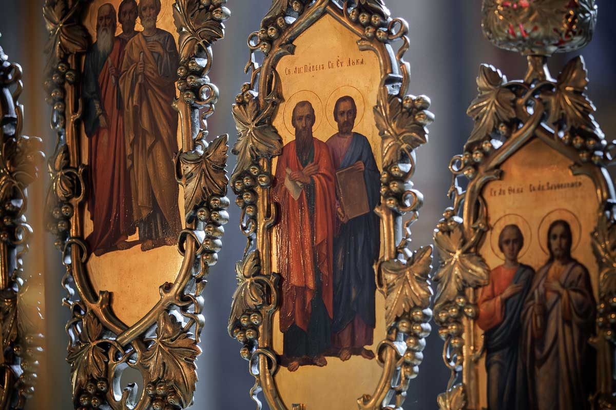 Кому и о чём молиться. Православный путеводитель по святым-помощникам
