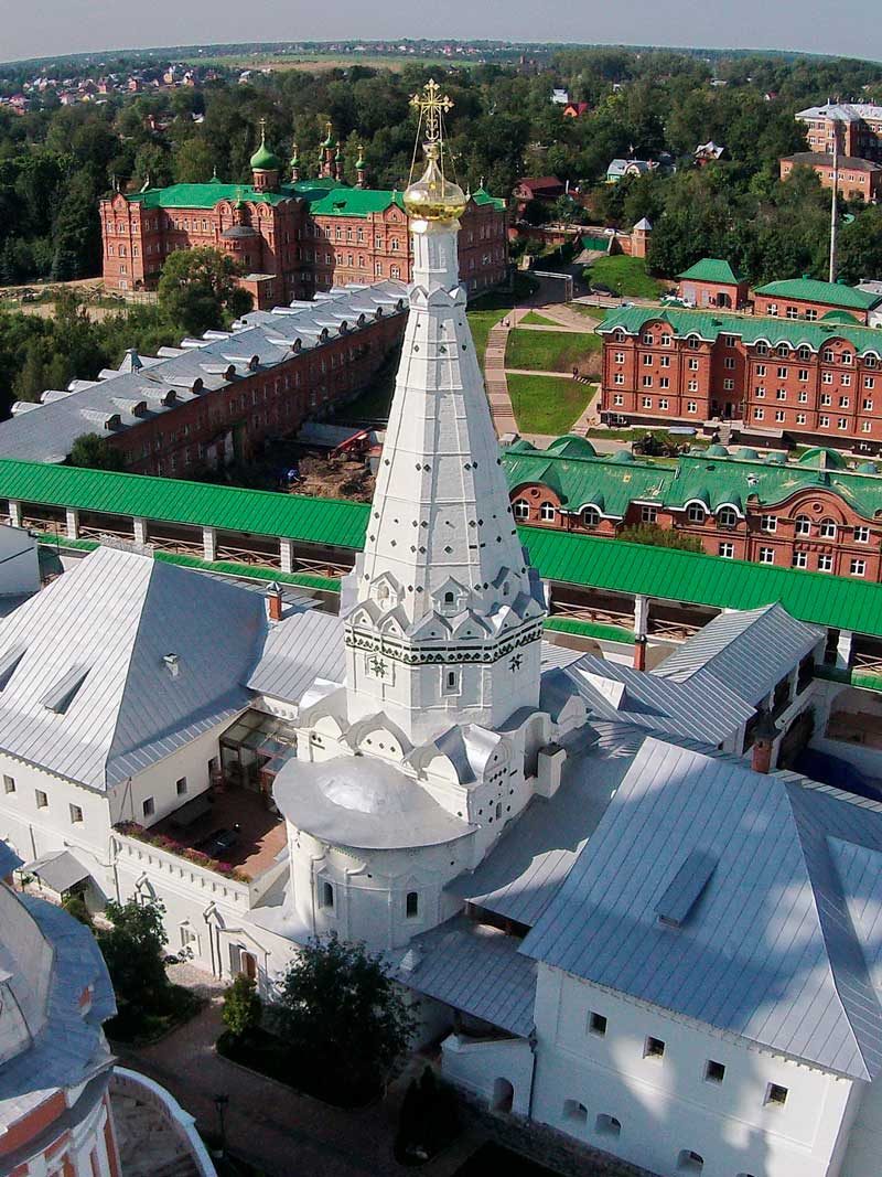 Храм преподобных Зосимы и Савватия Соловецких